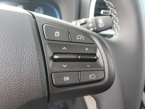 New 2025 Hyundai Venue SEL image 19