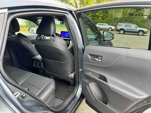 Used 2024 Toyota Venza XLE AWD/4WD image 13