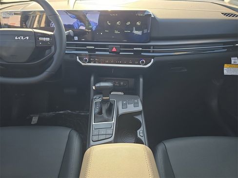 New 2026 Kia Sportage EX image 17