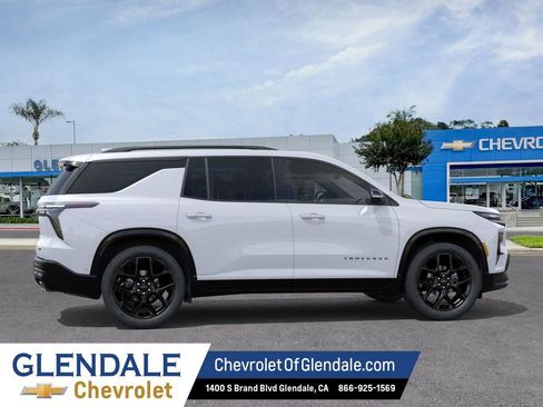 New 2026 Chevrolet Traverse RS w/ LPO, Floor Liner Package image 5