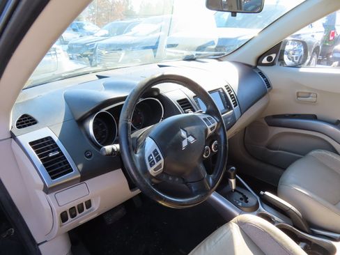 Used 2007 Mitsubishi Outlander XLS image 16