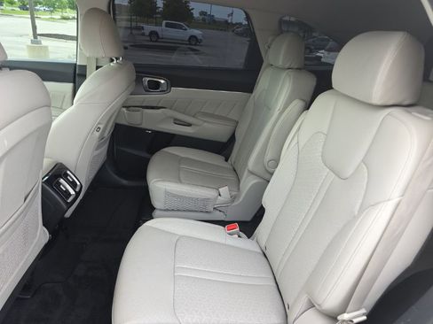Used 2022 Kia Sorento SX Prestige AWD/4WD image 19