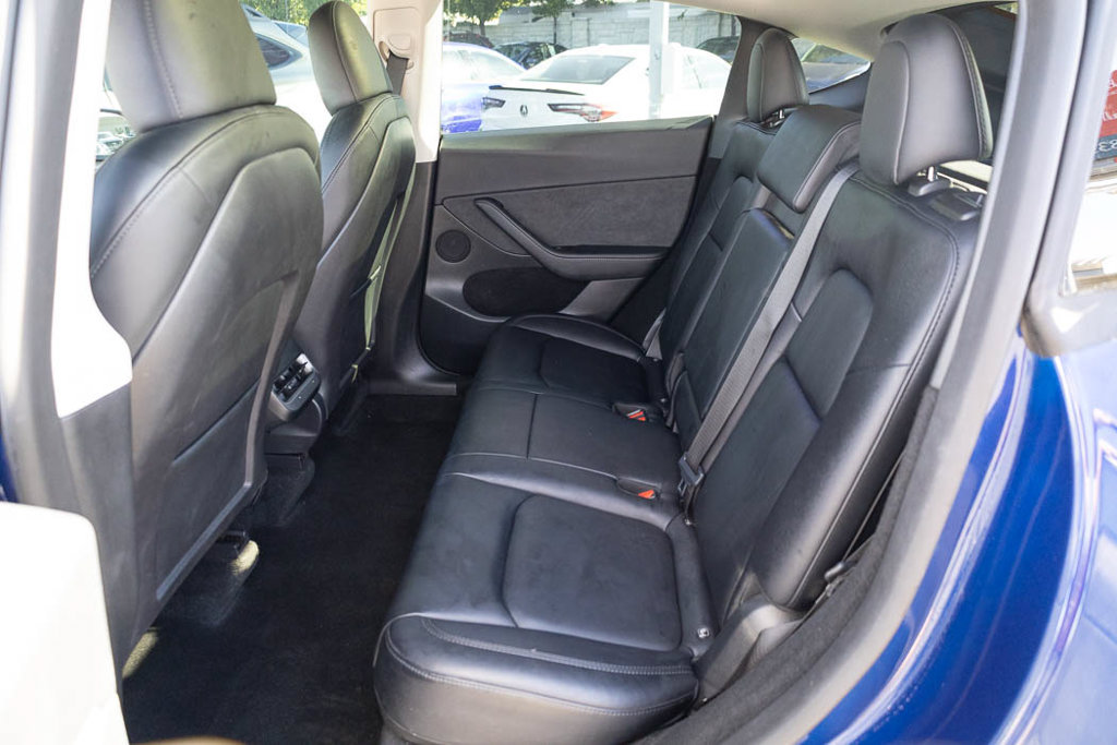 Used 2024 Tesla Model Y Long Range AWD/4WD image 33