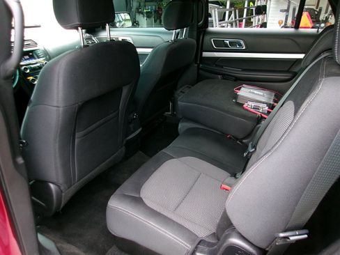 Used 2017 Ford Explorer XLT AWD/4WD image 15