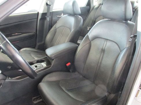 Used 2020 Kia Optima Premium image 4