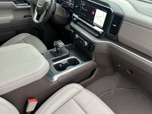 Used 2025 GMC Sierra 1500 SLT w/ SLT Premium Plus Package AWD/4WD image 18