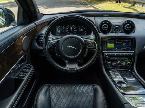 Used 2019 Jaguar XJ L Supercharged RWD image 18