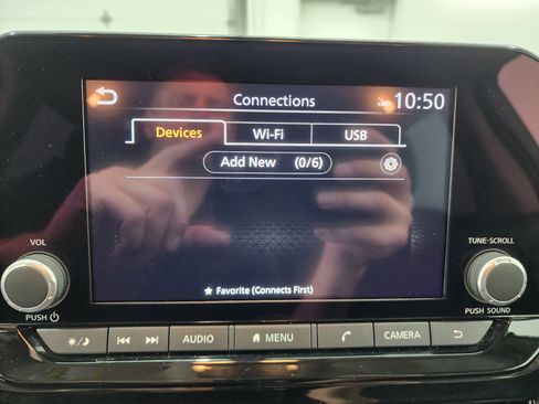 Used 2025 Nissan Pathfinder SV image 46