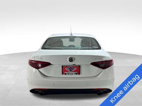 Used 2019 Alfa Romeo Giulia Ti RWD image 6