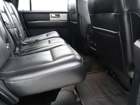 Used 2015 Ford Expedition XLT w/ Equipment Group 202A image 29