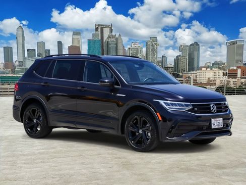 Certified 2023 Volkswagen Tiguan SE R-Line FWD image 3