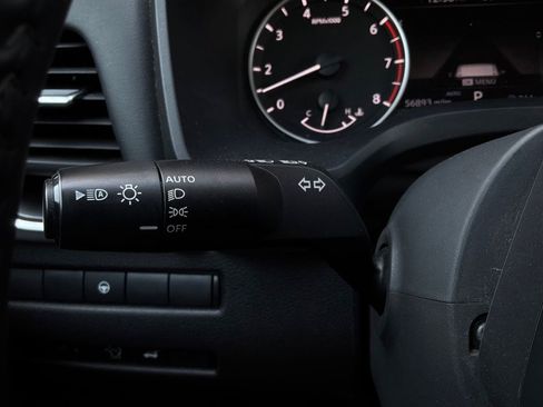 Used 2025 Nissan Rogue SV AWD/4WD image 39