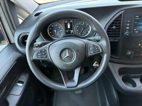 Used 2023 Mercedes-Benz Metris image 16