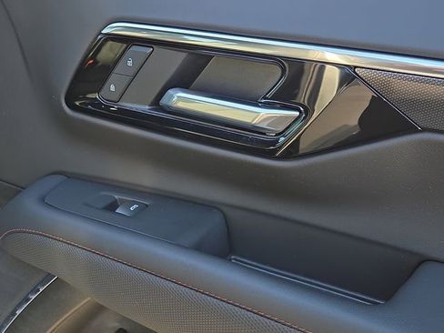 Used 2025 Chevrolet Tahoe RST w/ Comfort Package image 13