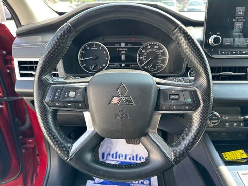 Used 2024 Mitsubishi Outlander SE AWD/4WD image 11