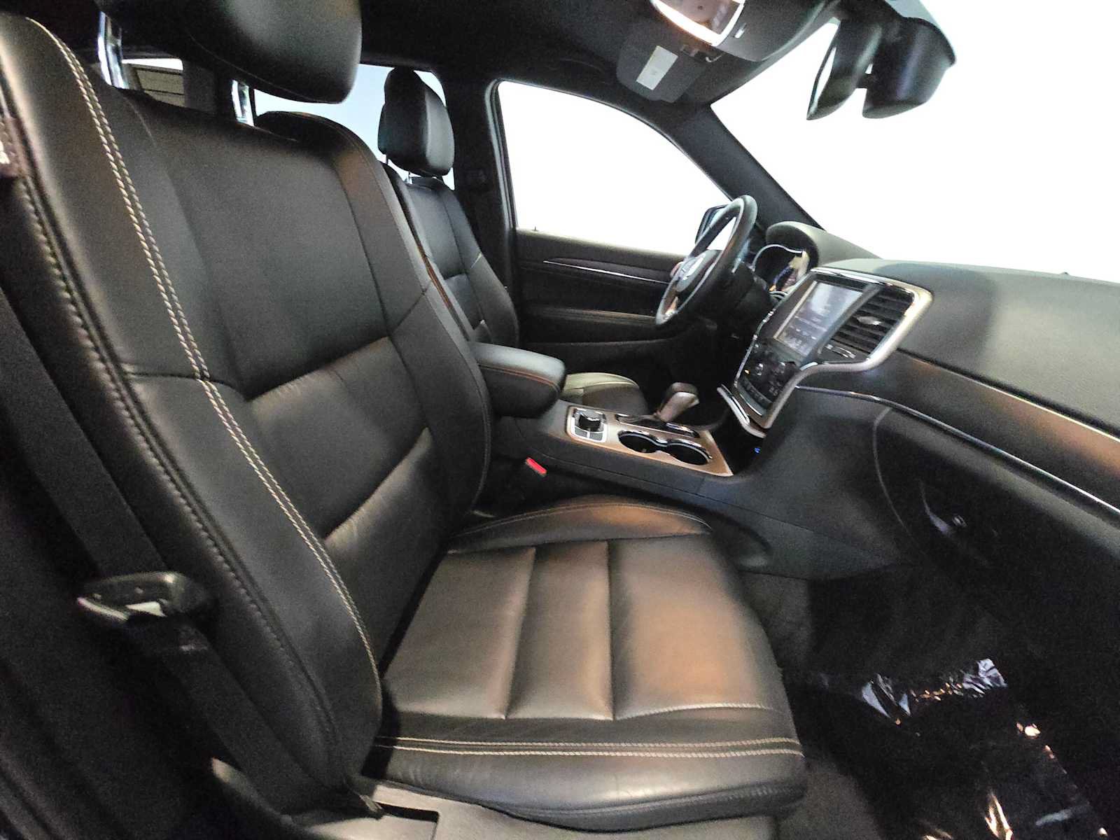 Used 2016 Jeep Grand Cherokee Limited w/ Trailer Tow Group IV AWD/4WD image 12