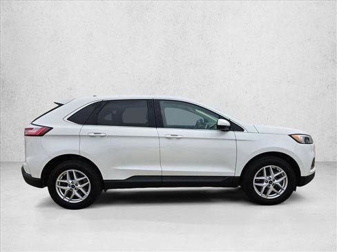 Used 2022 Ford Edge SEL w/ Convenience Package image 4