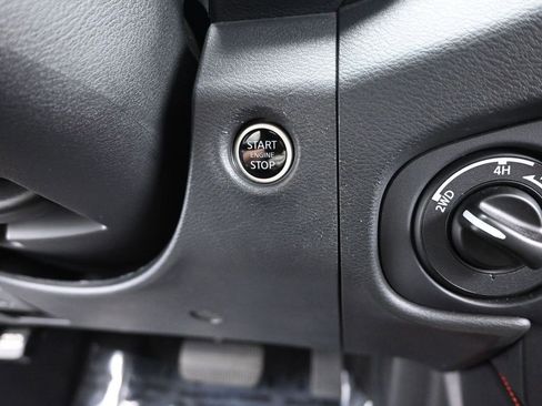 Used 2023 Nissan Frontier PRO-4X w/ Technology Package image 23