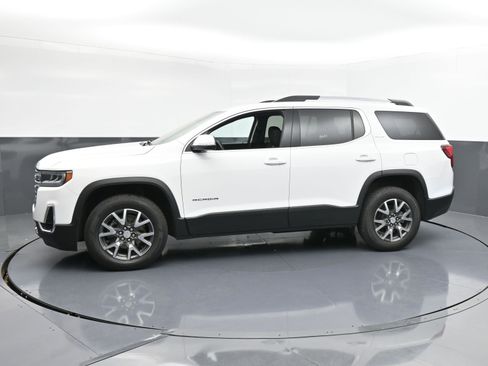 Used 2023 GMC Acadia SLE w/ Driver Convenience Package image 5