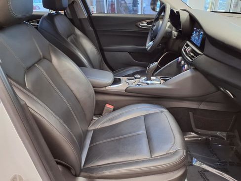 Used 2020 Alfa Romeo Giulia Ti RWD image 11