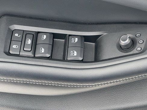 Certified 2023 Jeep Grand Cherokee Altitude image 10