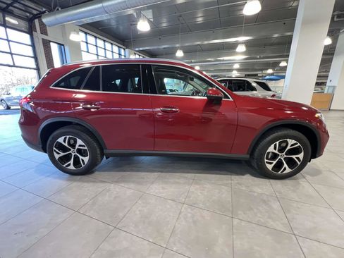 Used 2025 Mercedes-Benz GLC 350e 4MATIC image 5