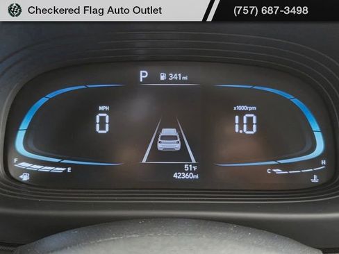 Used 2023 Hyundai Venue SEL image 24