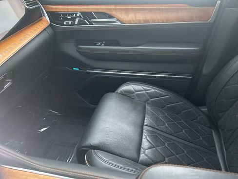 Used 2022 Jeep Grand Wagoneer Series III w/ Flexible Seating Group image 22