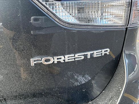Used 2023 Subaru Forester Premium image 8