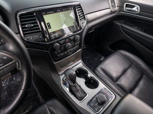 Used 2021 Jeep Grand Cherokee Limited image 32