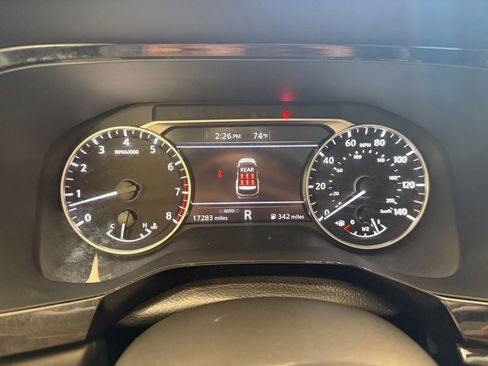 Used 2025 Nissan Pathfinder SV image 34