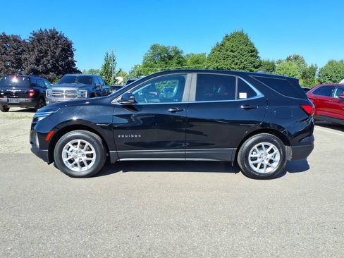 Used 2023 Chevrolet Equinox LT AWD/4WD image 2
