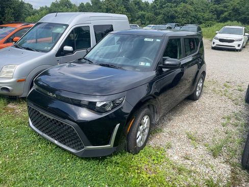 Certified 2024 Kia Soul LX w/ Option Group 015 FWD image 3