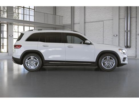 Certified 2022 Mercedes-Benz GLB 250 4MATIC image 2