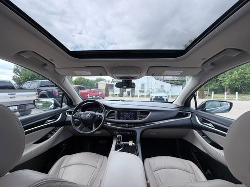 Used 2020 Buick Enclave Essence FWD image 20