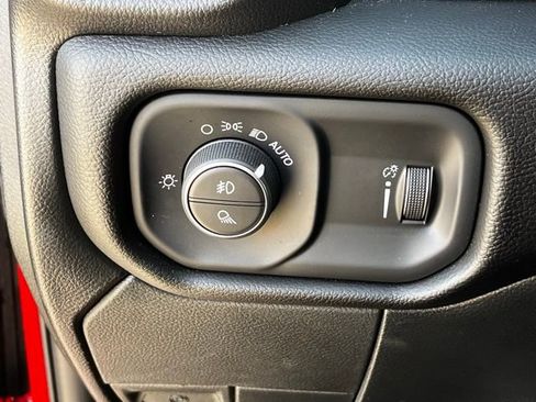 Used 2024 RAM 2500 Big Horn w/ Bed Utility Group image 21