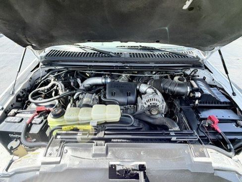 Used 1999 Ford F550 2WD Regular Cab Super Duty image 18