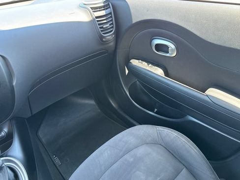Used 2015 Kia Soul FWD image 20