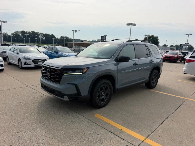 Certified 2025 Honda Pilot TrailSport image 7