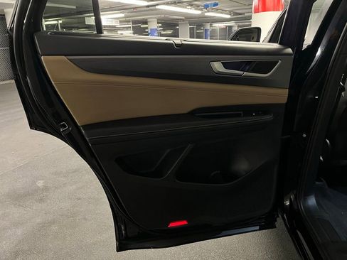 Certified 2026 Volkswagen Atlas Cross Sport SE w/ Panoramic Sunroof Package AWD/4WD image 22