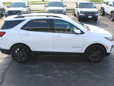 Used 2022 Chevrolet Equinox RS w/ RS Leather Package FWD image 9