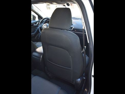 Used 2016 MAZDA MAZDA3 i Touring FWD image 26