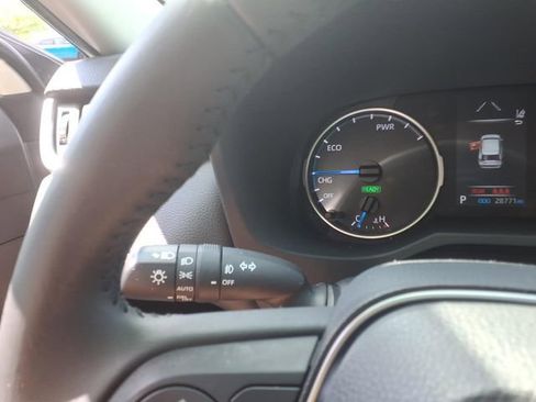 Used 2022 Toyota RAV4 XLE Premium AWD/4WD image 18