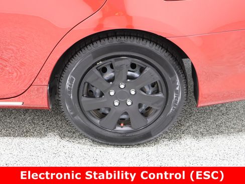 Used 2012 Toyota Camry LE image 10