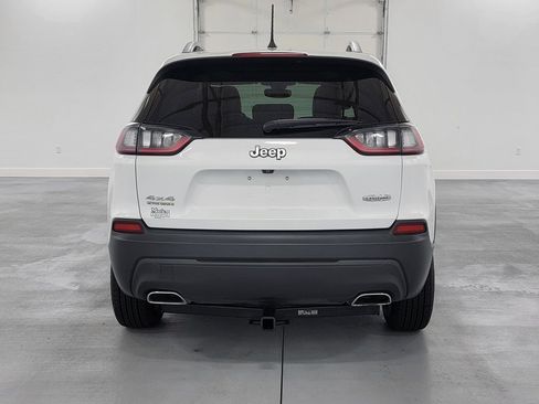 Used 2019 Jeep Cherokee Latitude Plus w/ Comfort/Convenience Group image 7