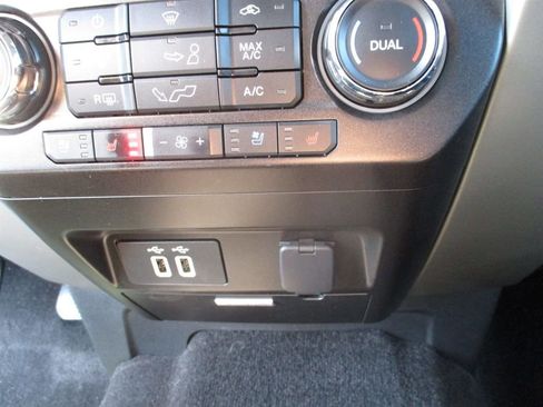 Used 2018 Ford F150 Lariat image 15