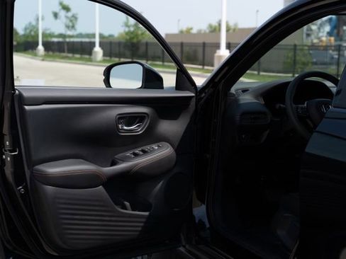 Used 2023 Honda HR-V Sport image 19