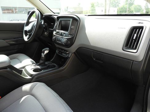 Used 2022 Chevrolet Colorado W/T w/ WT Convenience Package AWD/4WD image 36