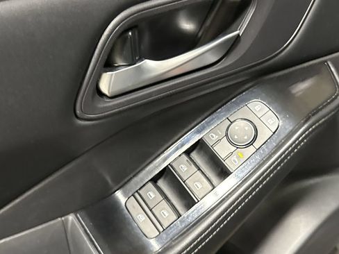 Used 2024 Nissan Rogue SV FWD image 20