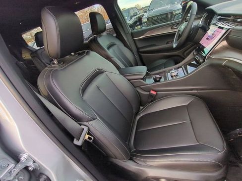 New 2025 Jeep Grand Cherokee L Limited w/ Black Appearance Package AWD/4WD image 41